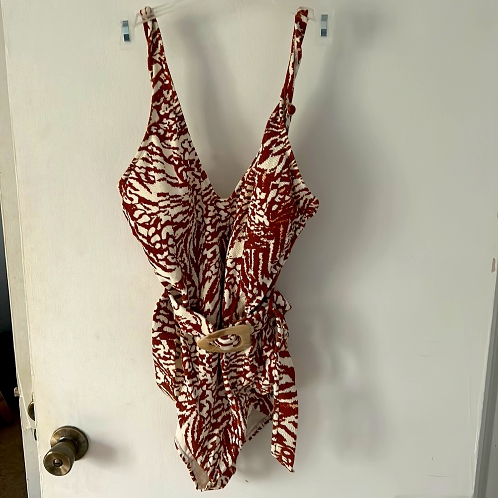 Time & and True Women’s one piece bathing suit size LARGE 12/14